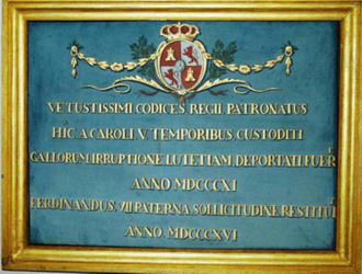 Placa conmemorativa del retorno de la documentacin al Archivo General de Simancas, situada en la Sala del Patronato Regio